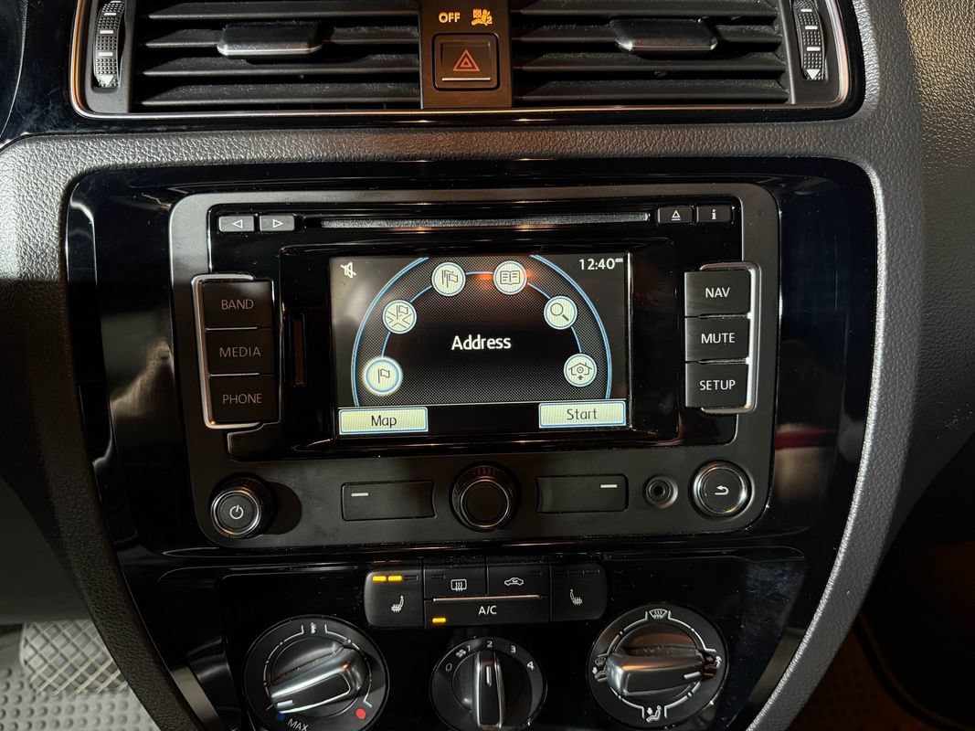 Used 2015 Volkswagen Jetta Sport FWD image 15