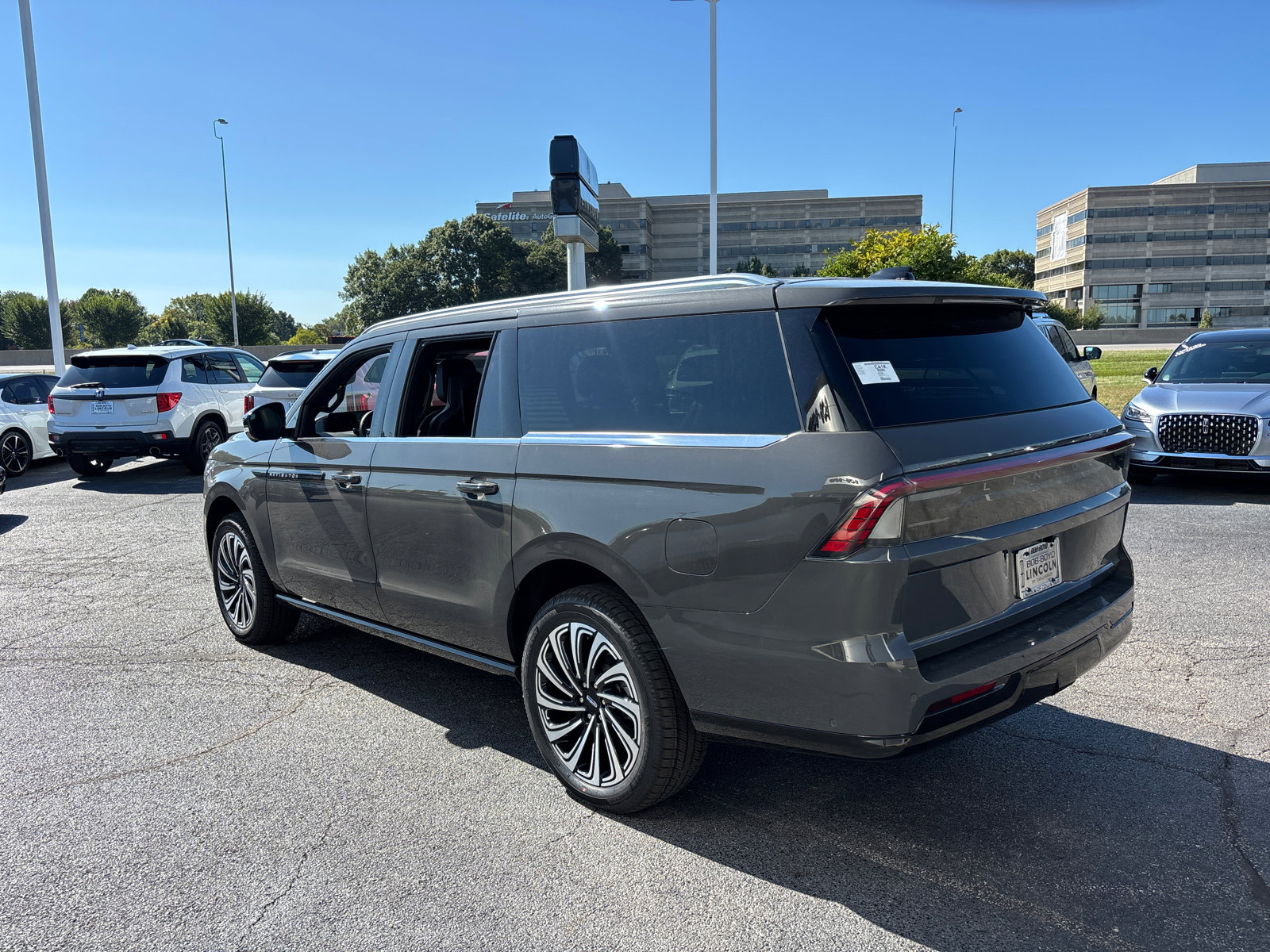 New 2025 Lincoln Navigator L Black Label image 5