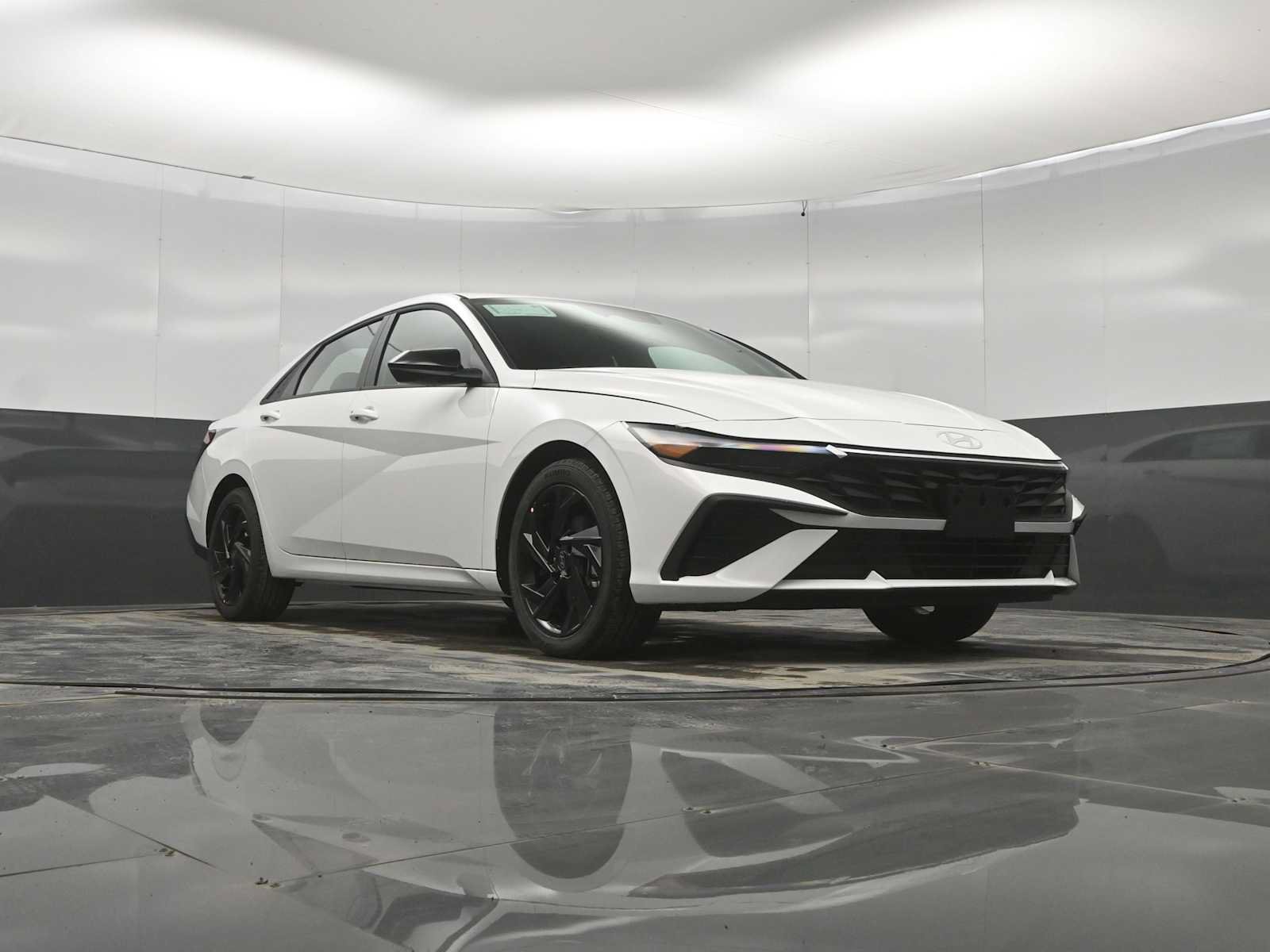 New 2026 Hyundai Elantra SEL Sport FWD image 32