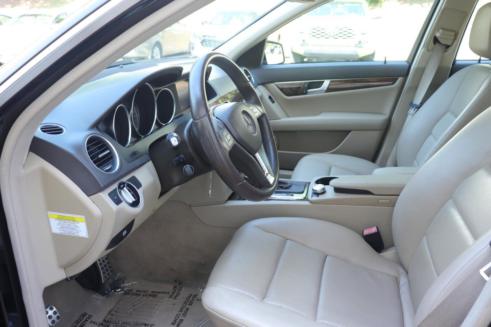 Used 2013 Mercedes-Benz C 250 Luxury image 11