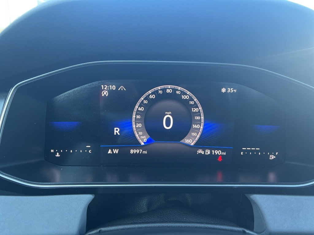 Used 2025 Volkswagen Jetta SE image 16