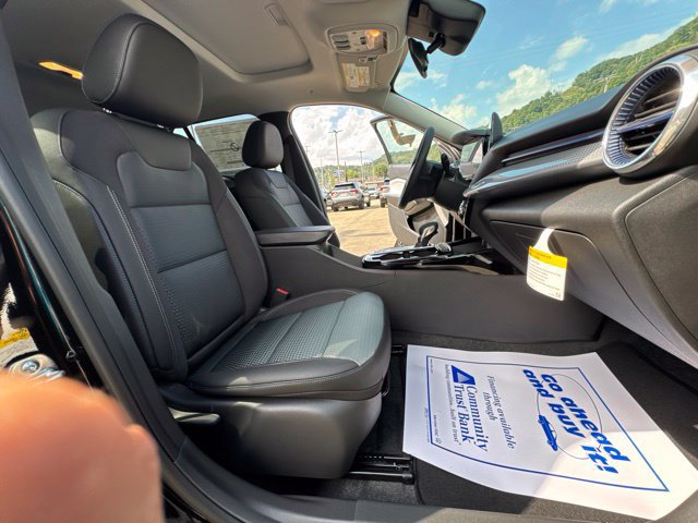 New 2026 Chevrolet Trax LT w/ Sunroof Package FWD image 20