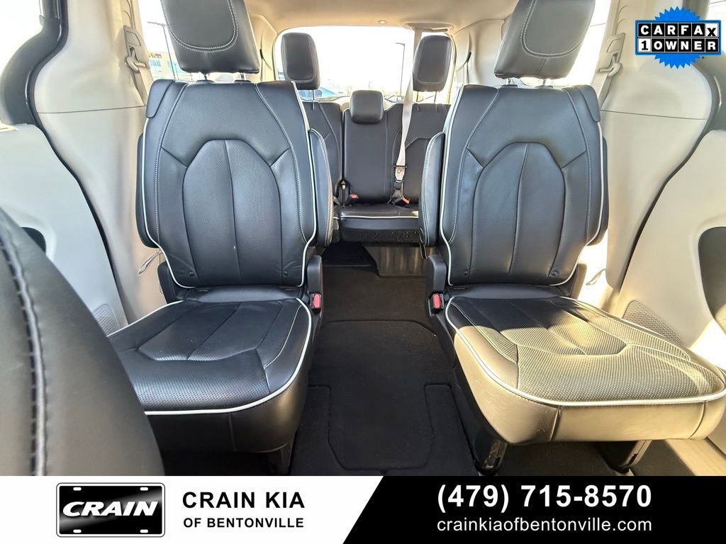 Used 2023 Chrysler Pacifica Limited image 31