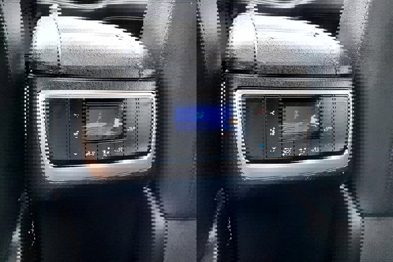 Used 2017 Toyota Highlander SE AWD/4WD image 40