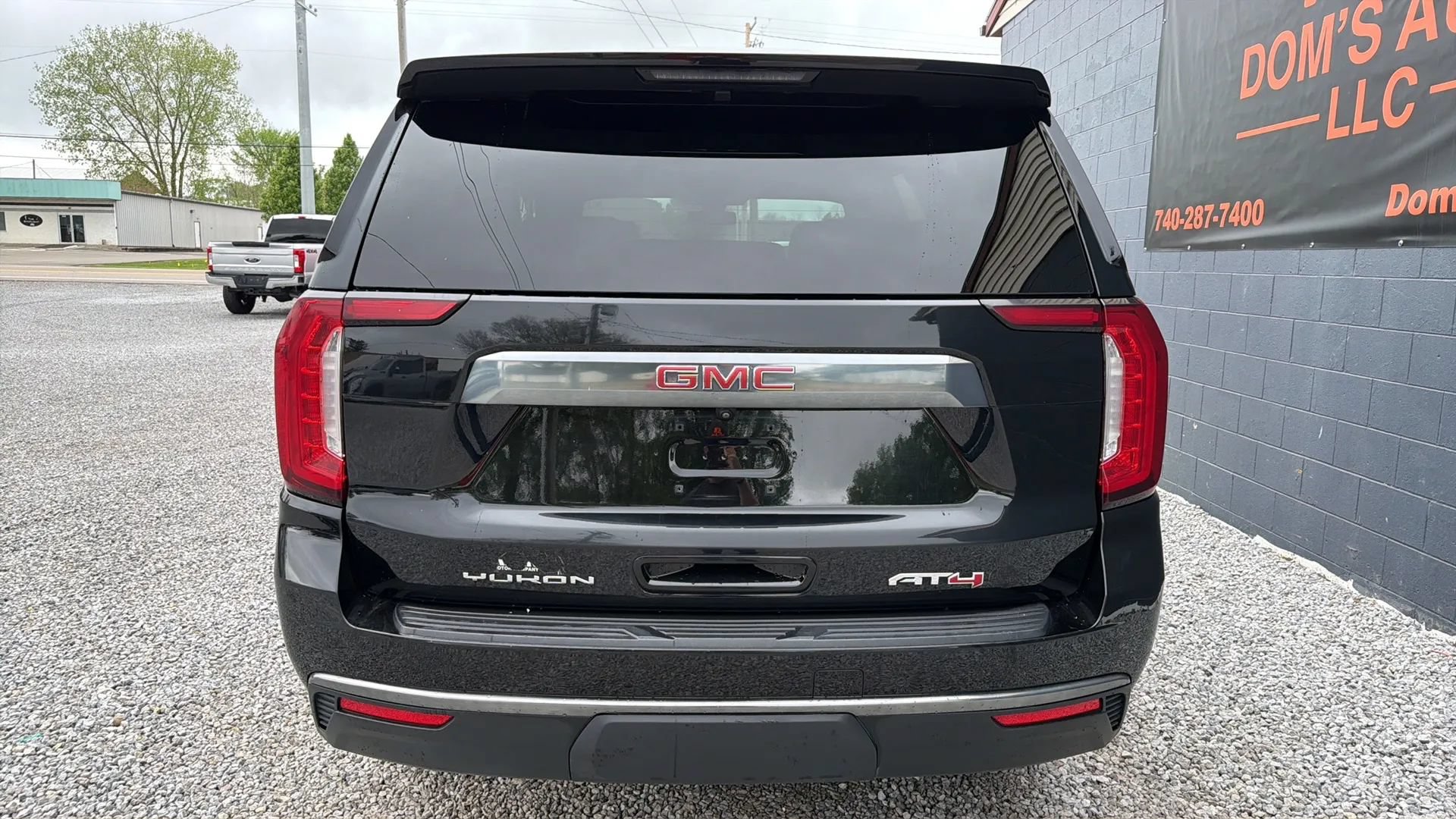 Used 2022 GMC Yukon AT4 AWD/4WD image 4