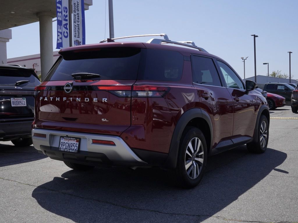 Used 2024 Nissan Pathfinder SL FWD image 4