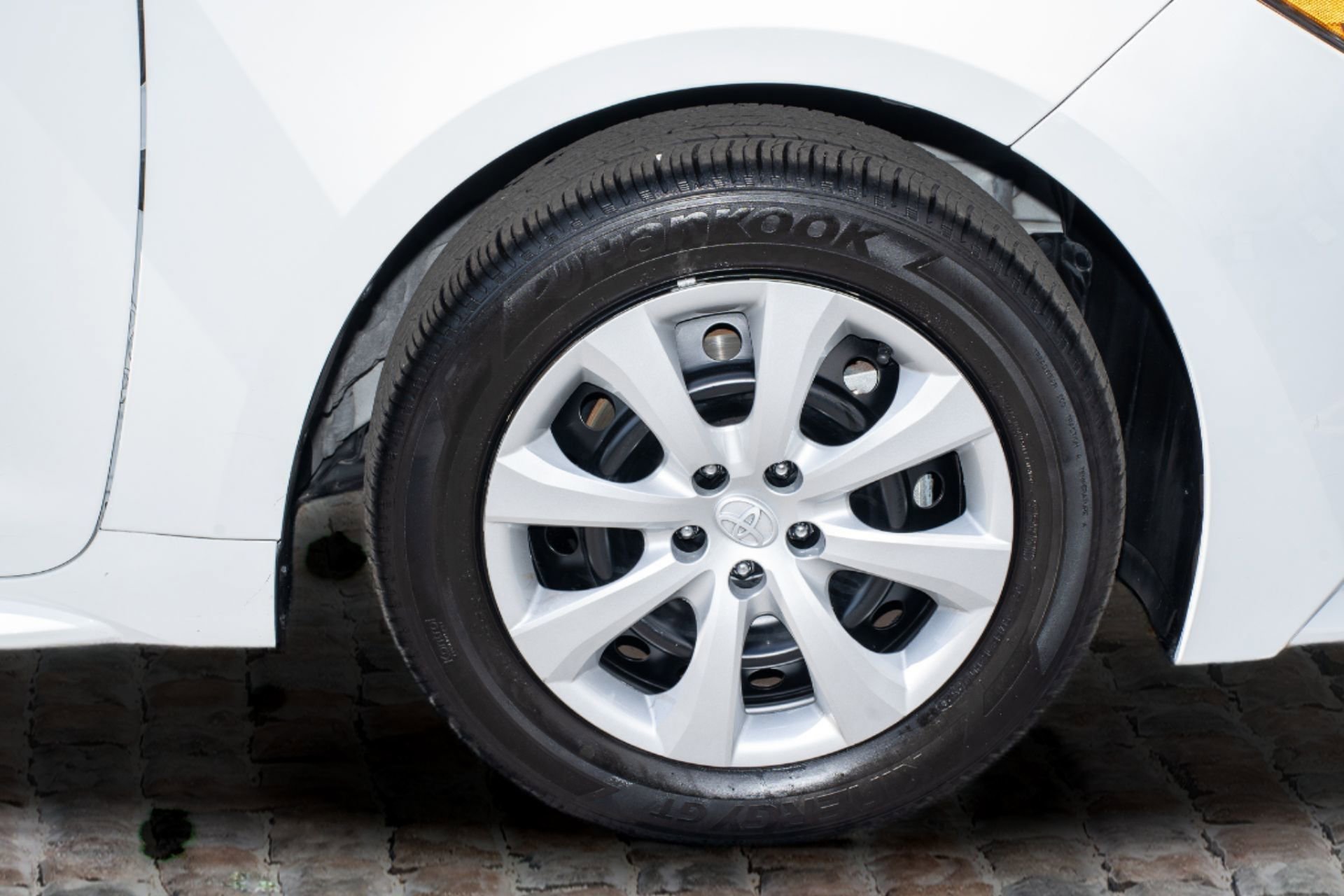 Used 2024 Toyota Corolla LE image 39