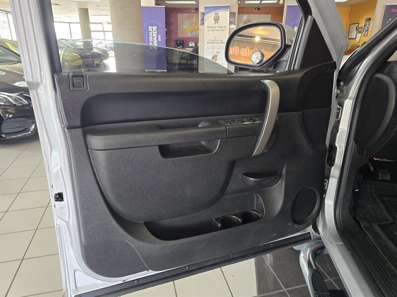 Used 2013 Chevrolet Silverado 1500 LT RWD image 7