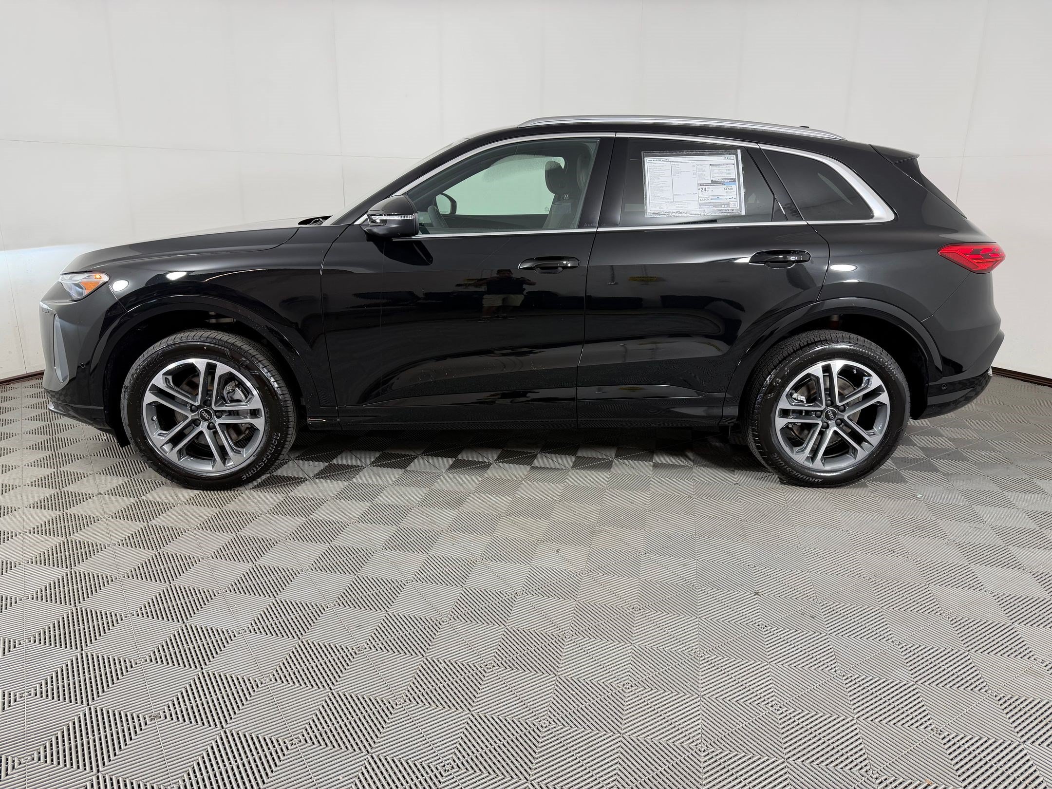 New 2026 Audi Q5 Premium AWD/4WD image 2