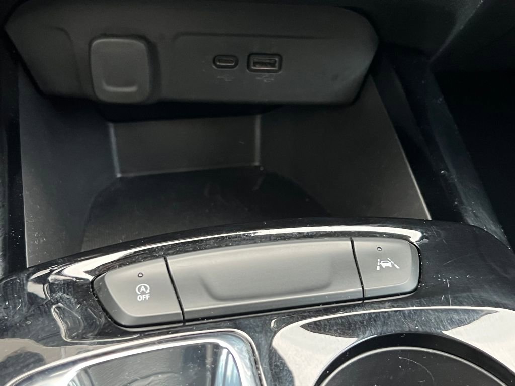 Used 2025 Chevrolet Trax LT image 27