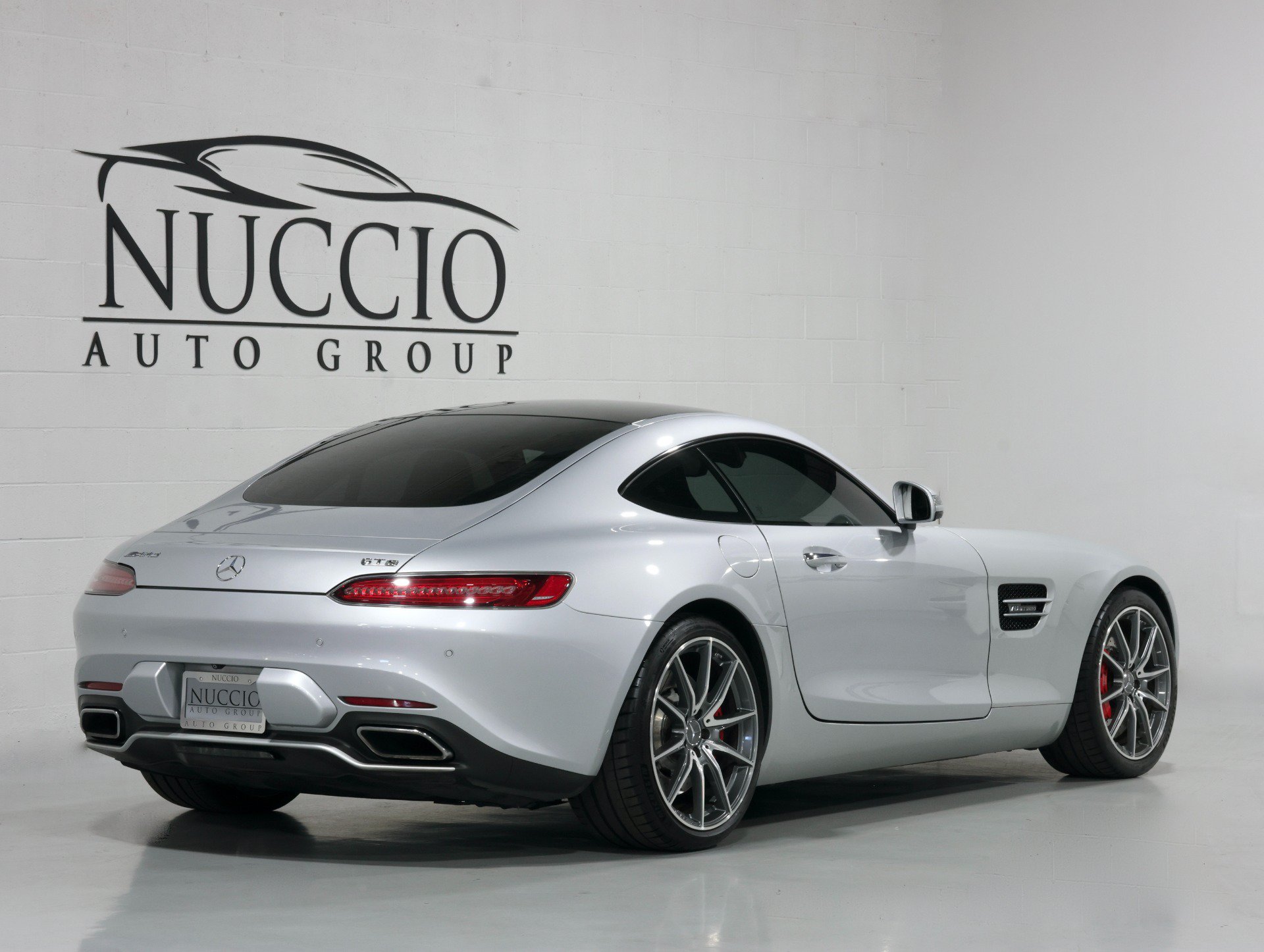Used 2016 Mercedes-Benz AMG GT S image 3