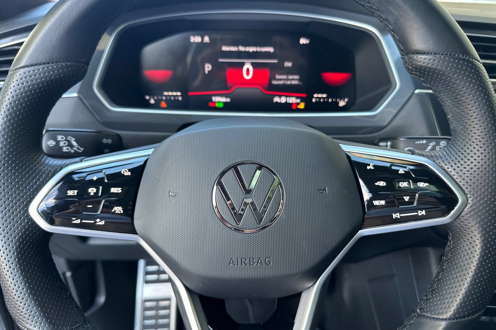 Used 2023 Volkswagen Tiguan SE R-Line AWD/4WD image 23