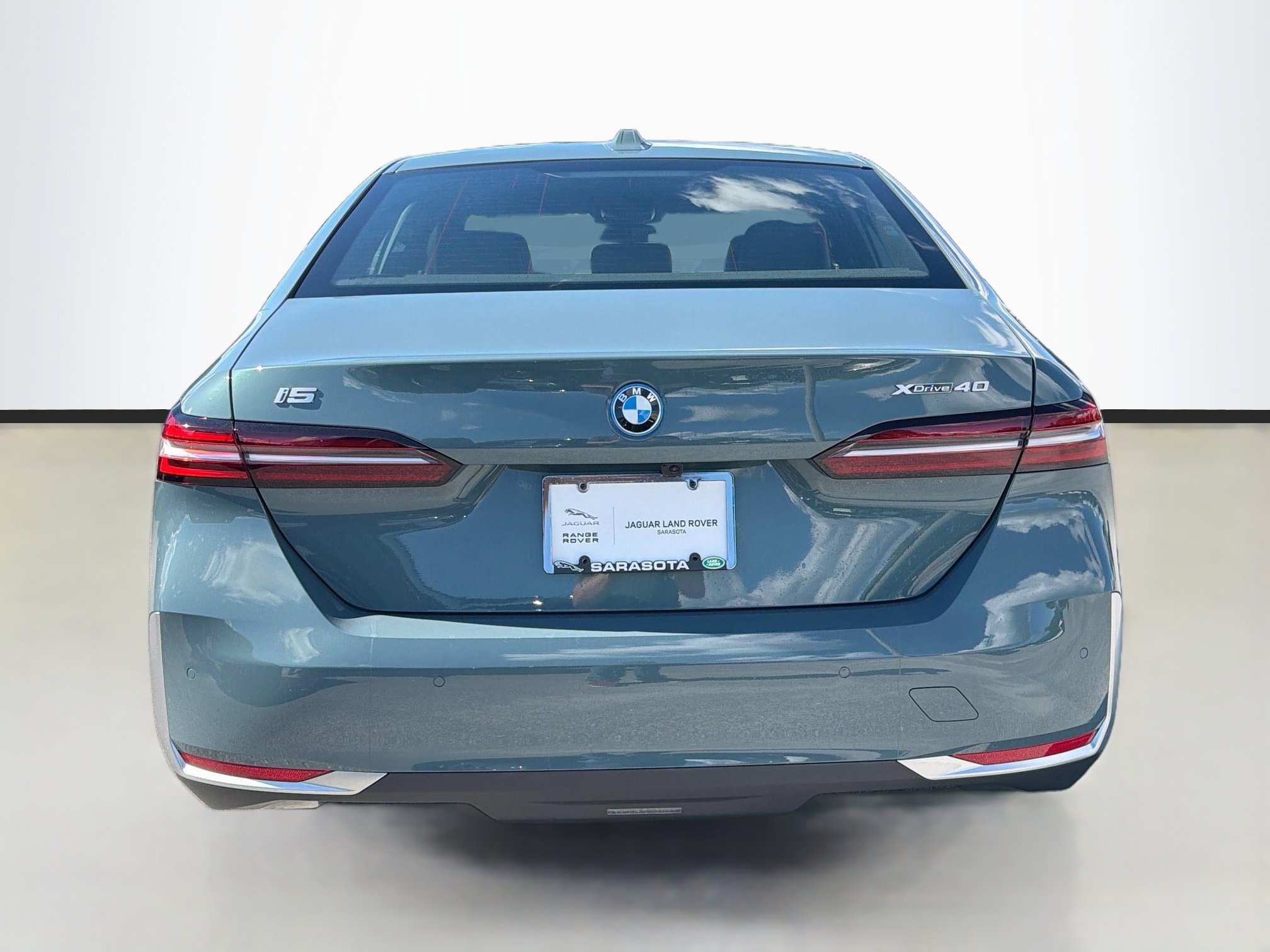 Used 2025 BMW i5 xDrive40 AWD/4WD image 4