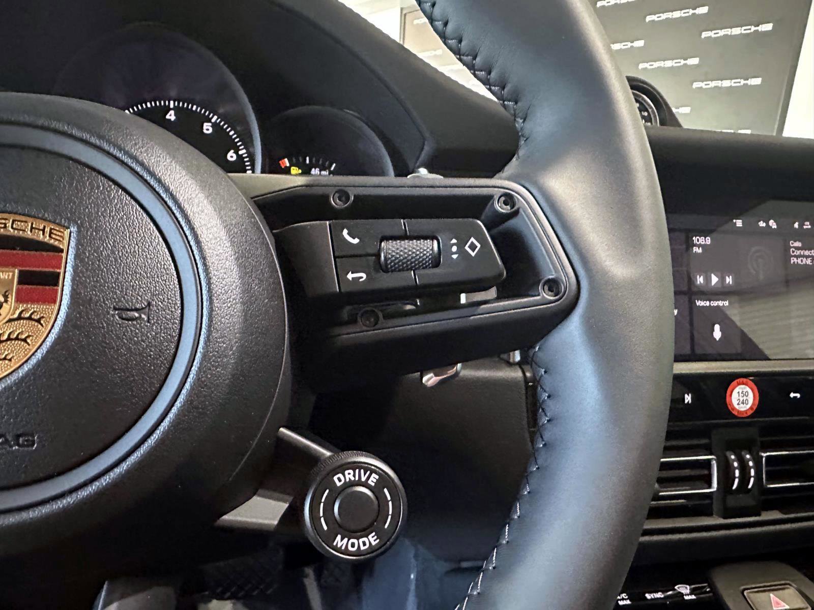 New 2026 Porsche Macan GTS image 23