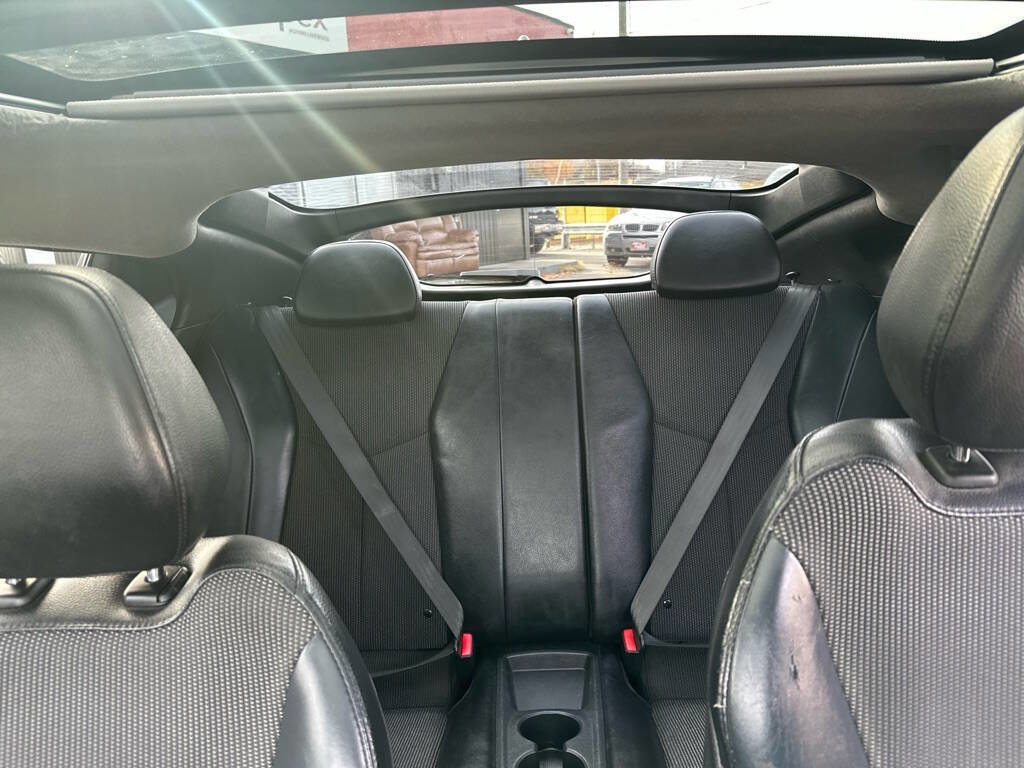 Used 2013 Hyundai Veloster w/ Tech Pkg image 21