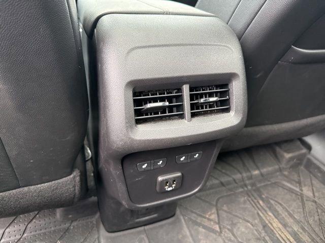 Used 2023 Chevrolet Equinox Premier image 15