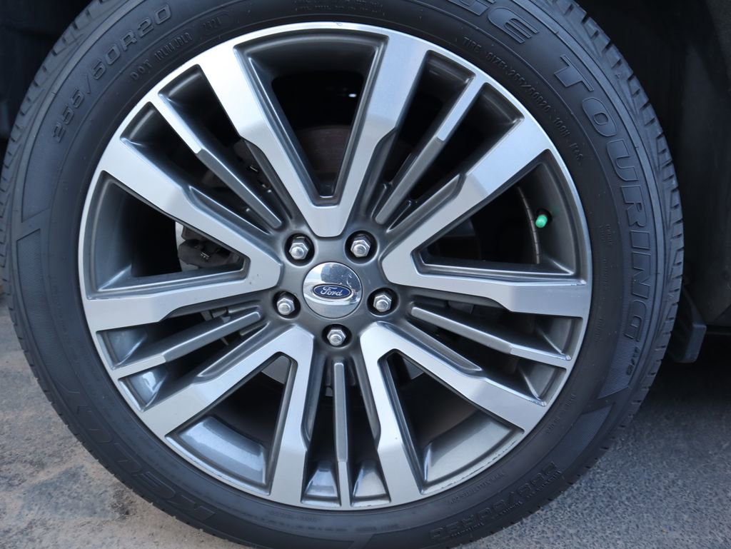 Used 2017 Ford Explorer Platinum image 19