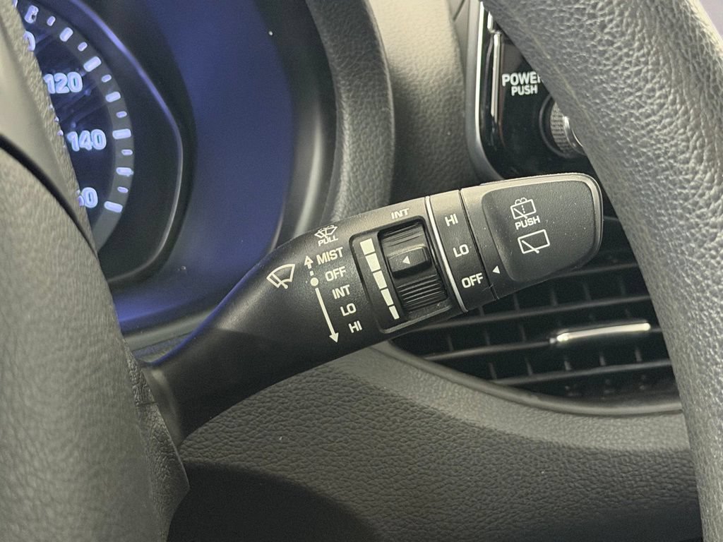 Used 2020 Hyundai Elantra GT FWD image 15