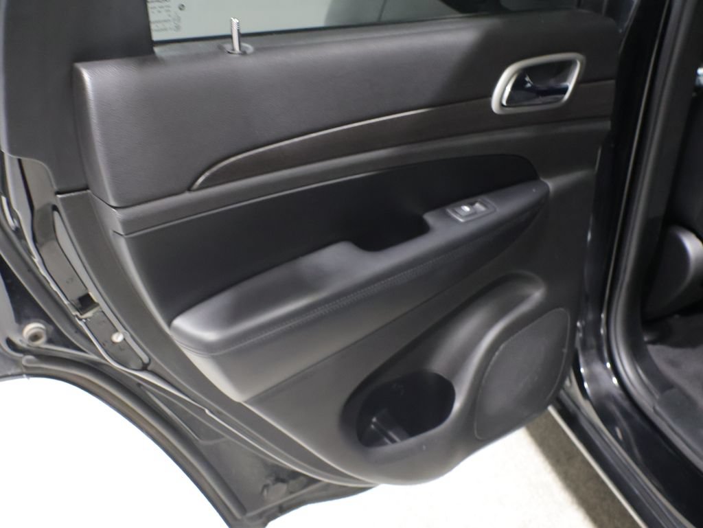 Used 2018 Jeep Grand Cherokee Altitude AWD/4WD image 20