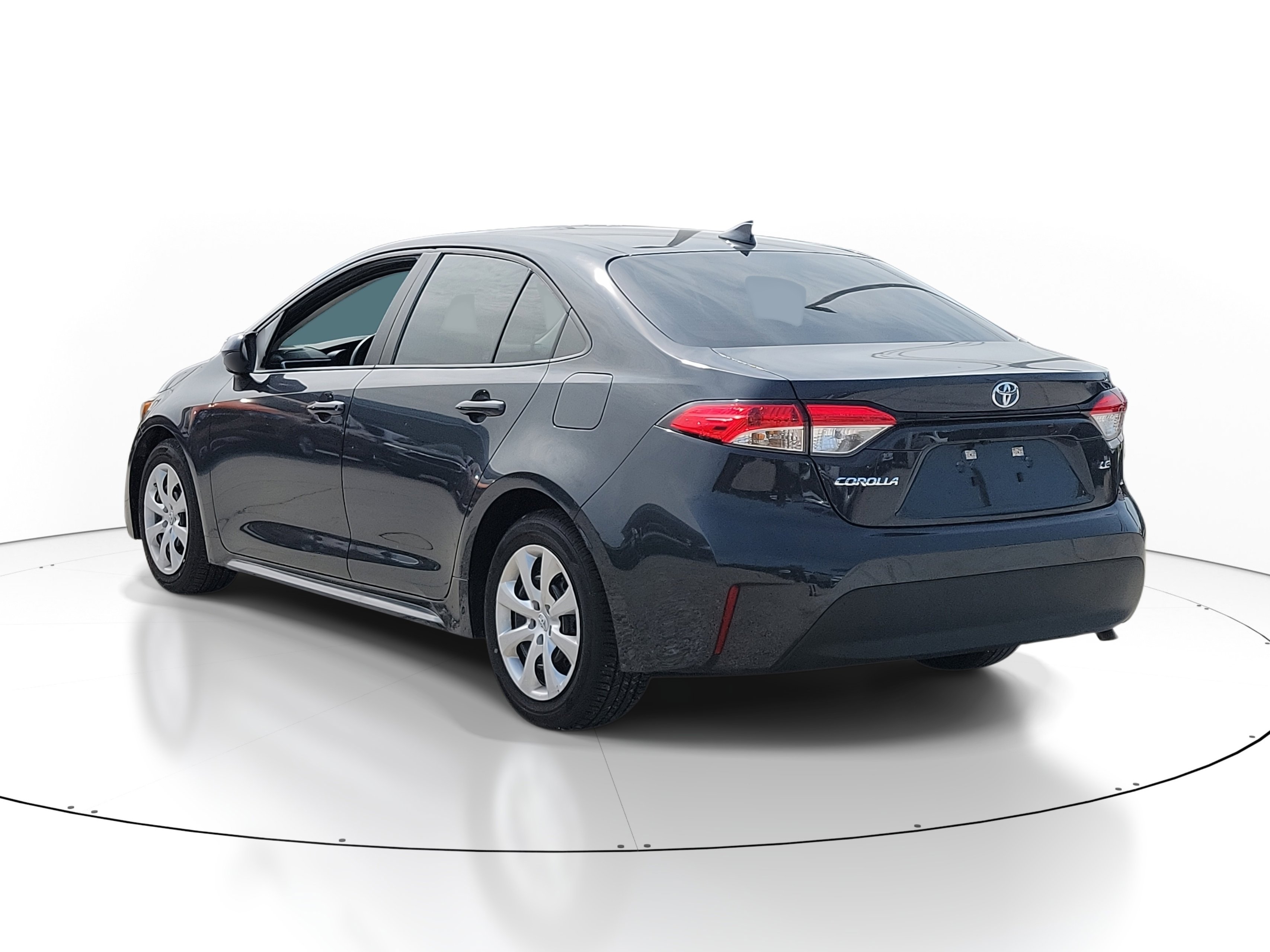 Used 2025 Toyota Corolla LE image 4