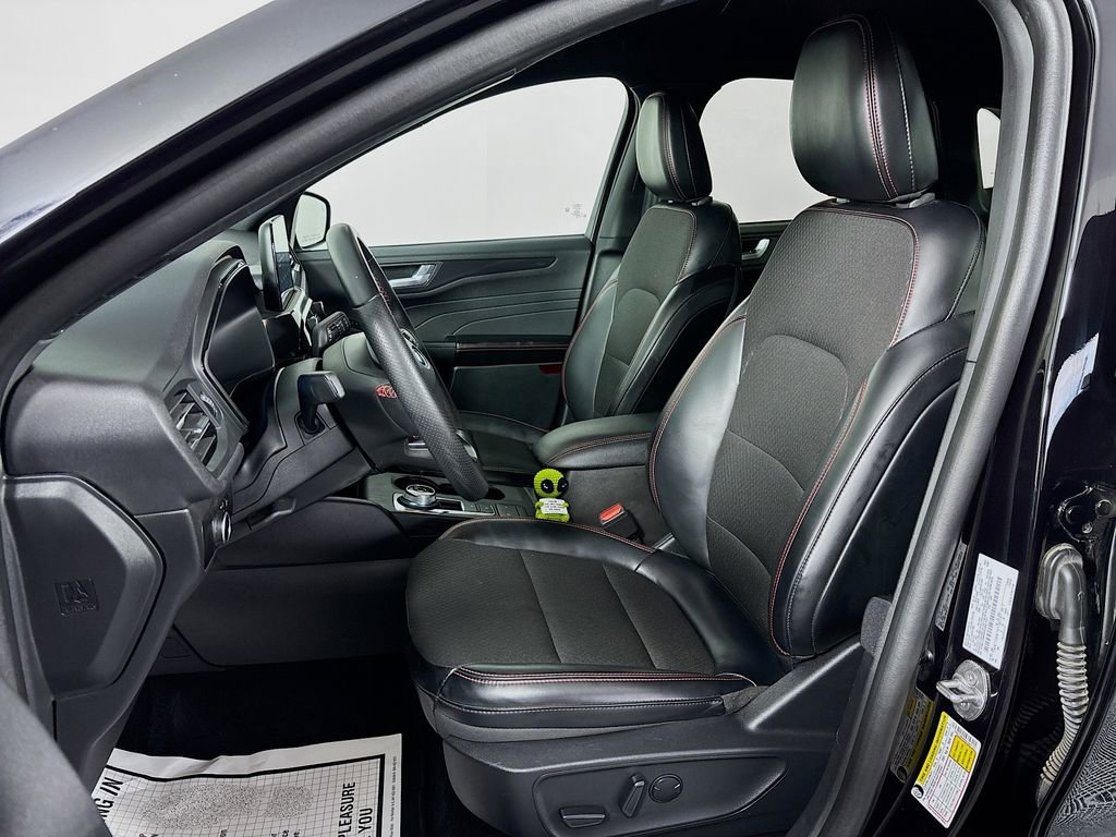Used 2025 Ford Escape ST-Line FWD image 11