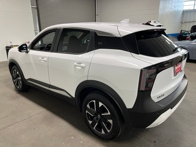 Used 2025 Nissan Kicks SV AWD/4WD image 5
