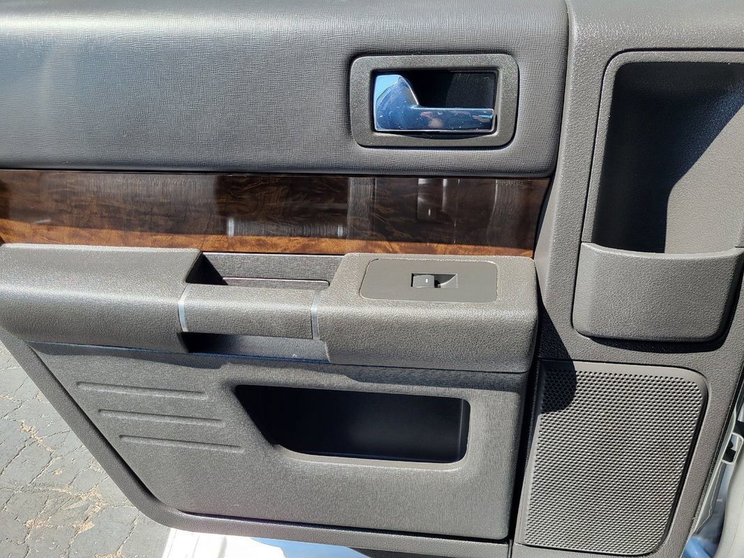 Used 2018 Ford Flex Limited image 18