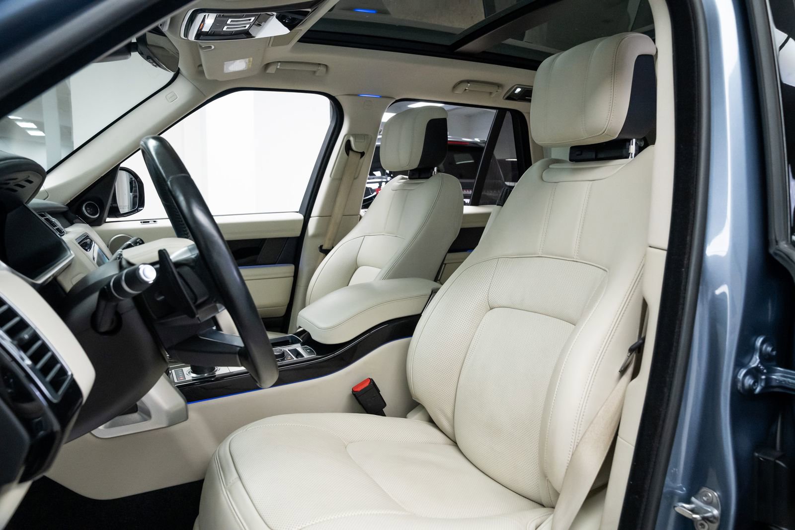 Used 2021 Land Rover Range Rover Westminster Edition image 17