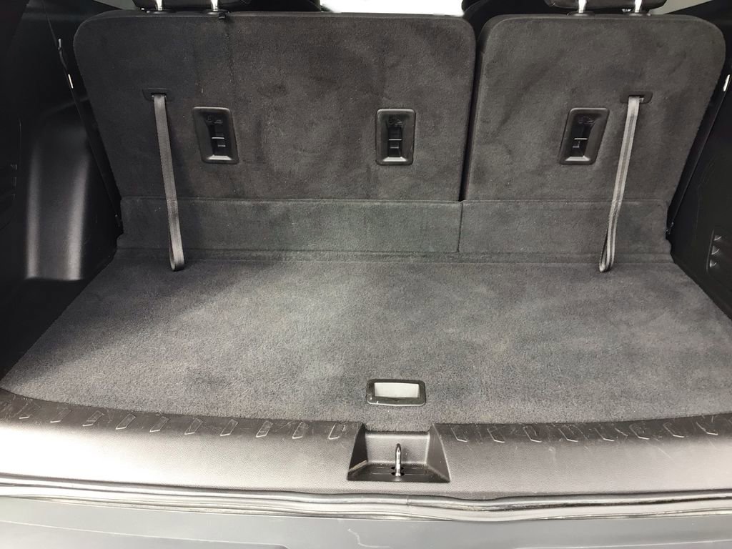 Used 2020 Chevrolet Traverse LT image 13