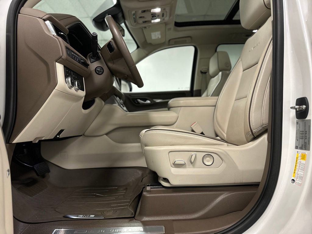 Used 2023 GMC Yukon XL Denali w/ LPO, Floor Liner Package AWD/4WD image 21