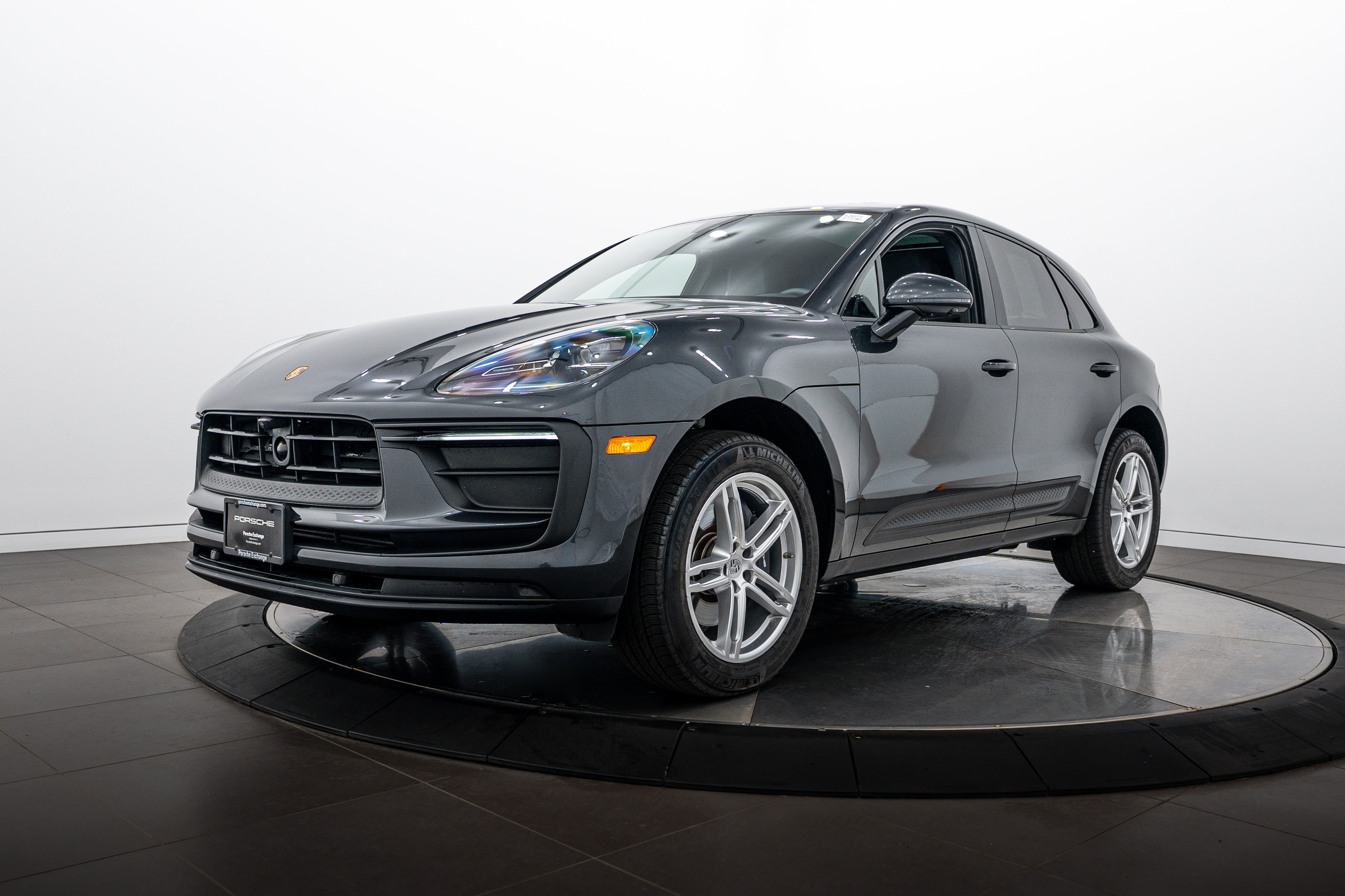 Certified 2026 Porsche Macan AWD/4WD image 1