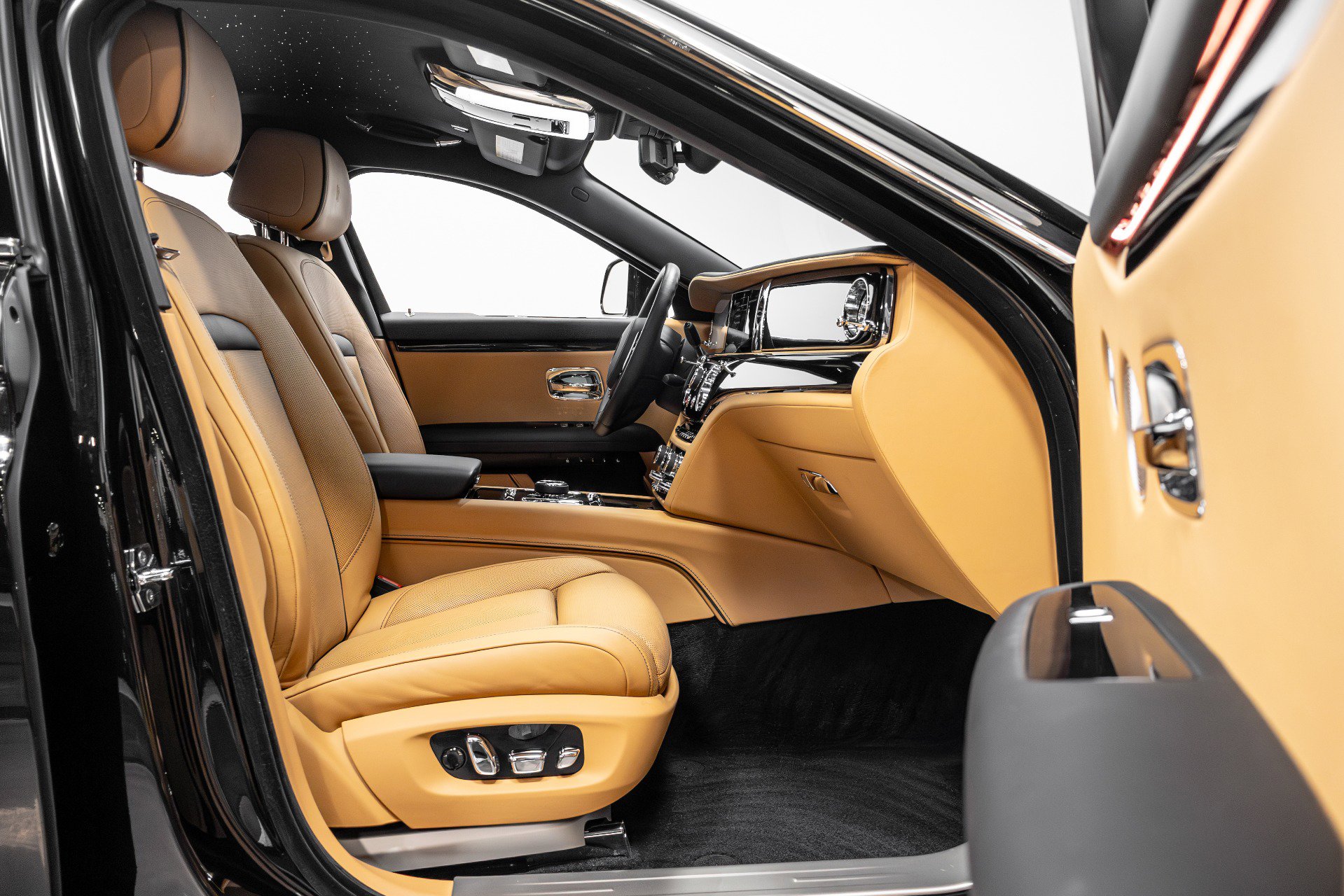 Used 2022 Rolls-Royce Ghost image 23