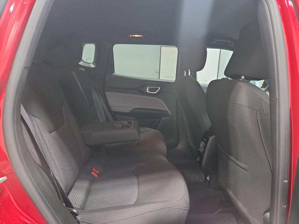 Used 2024 Jeep Compass Sport AWD/4WD image 11