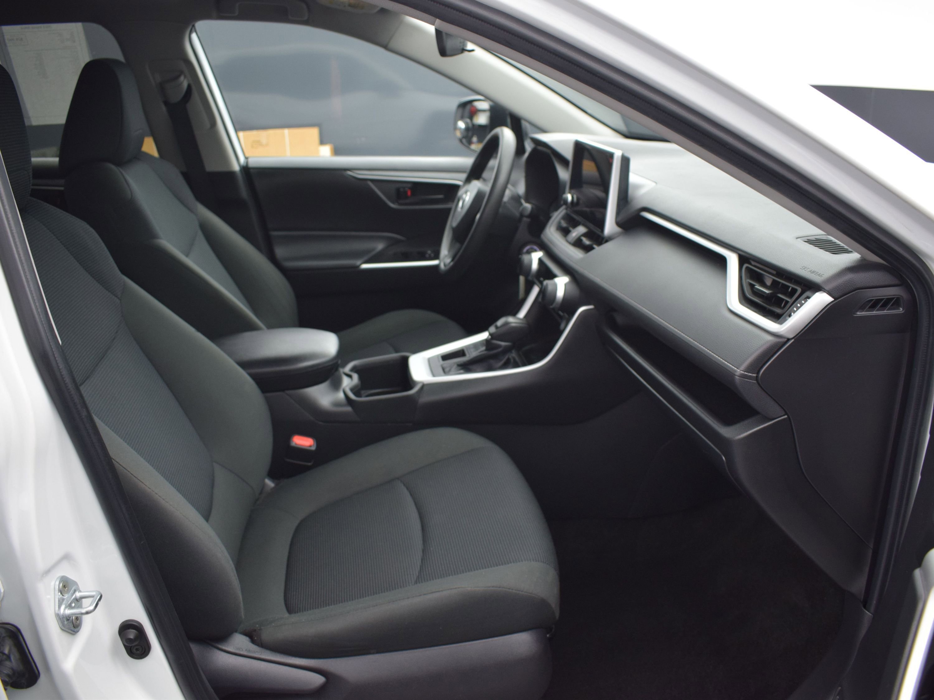 Used 2023 Toyota RAV4 LE image 10