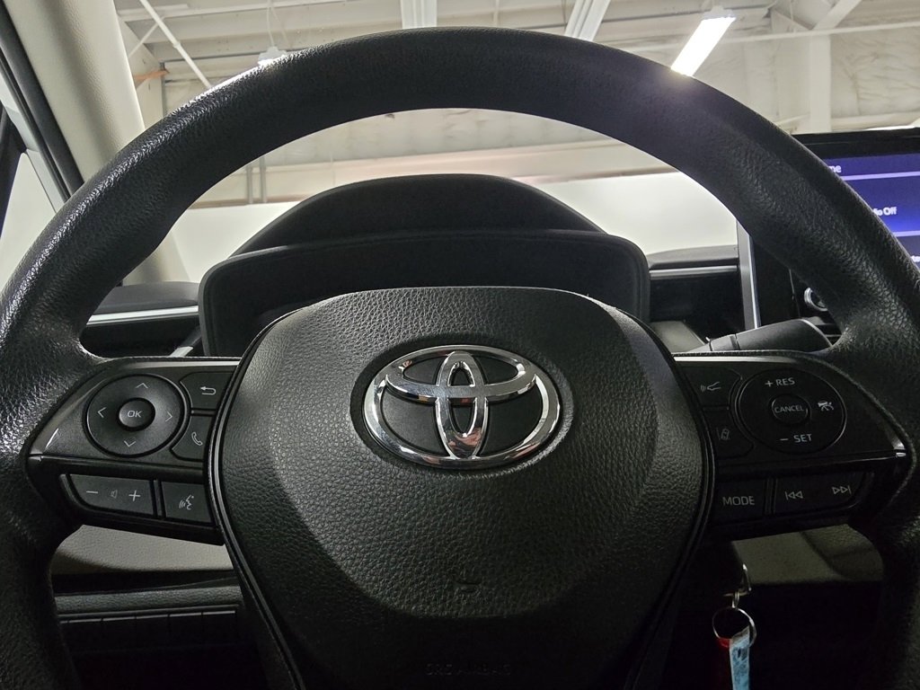 Used 2021 Toyota Corolla LE image 21