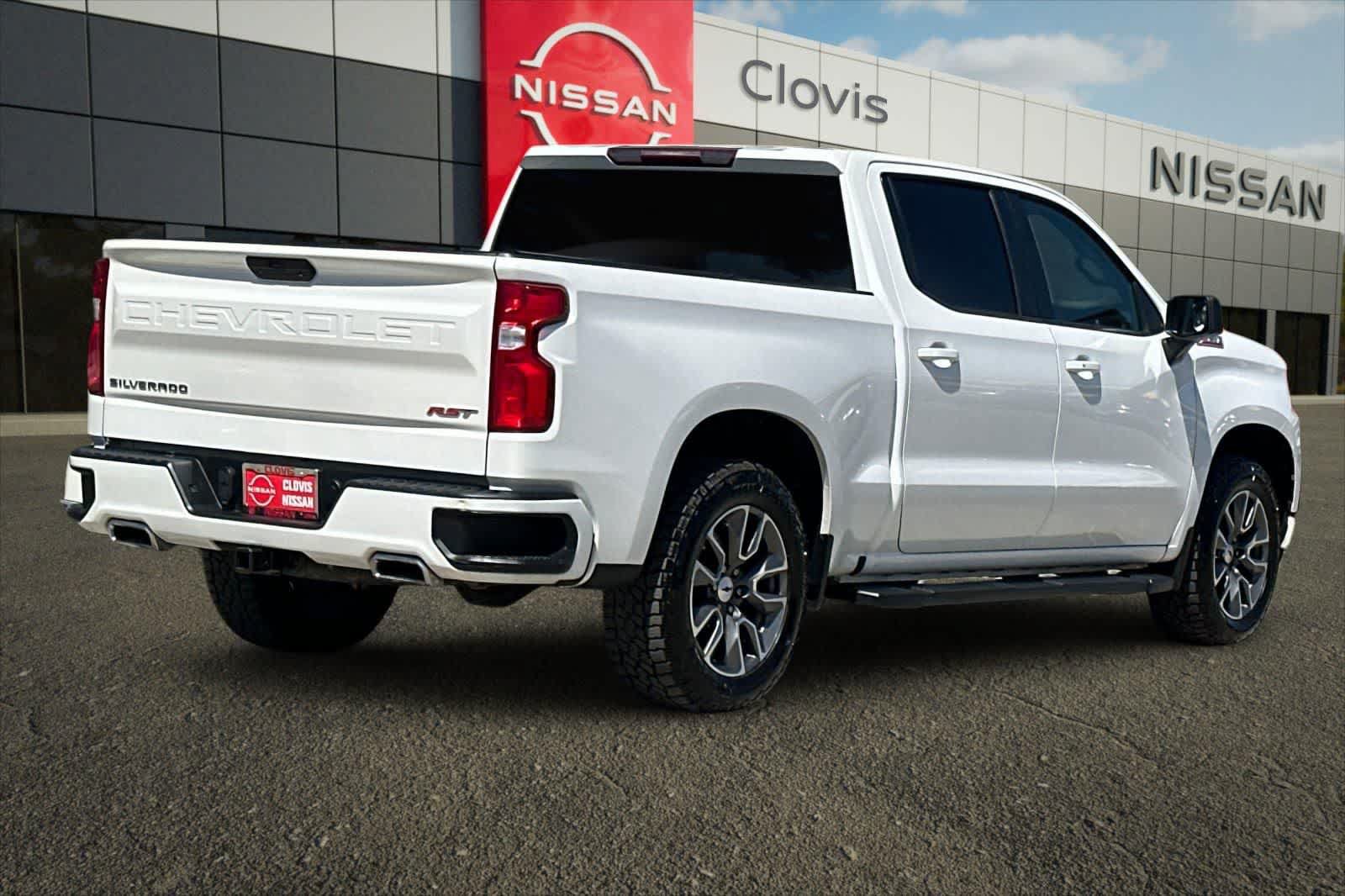 Used 2021 Chevrolet Silverado 1500 RST AWD/4WD image 3