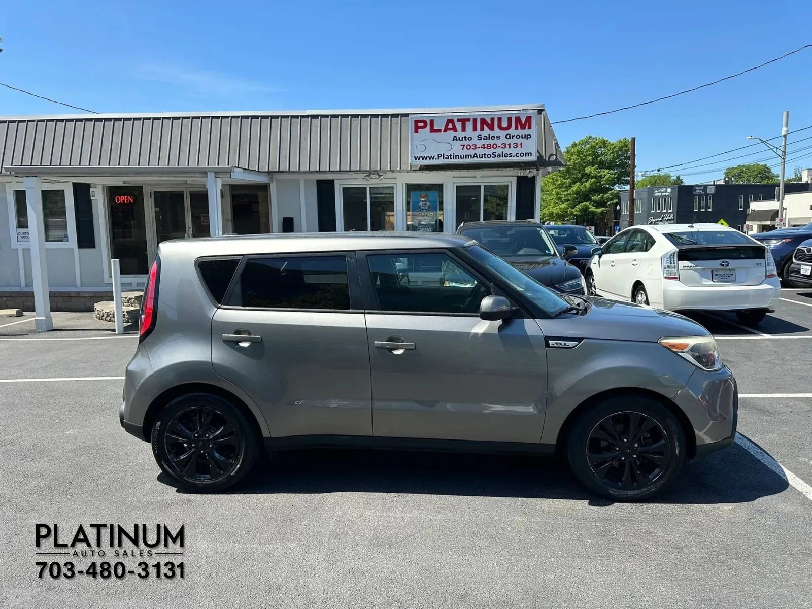 Used 2015 Kia Soul + FWD image 2