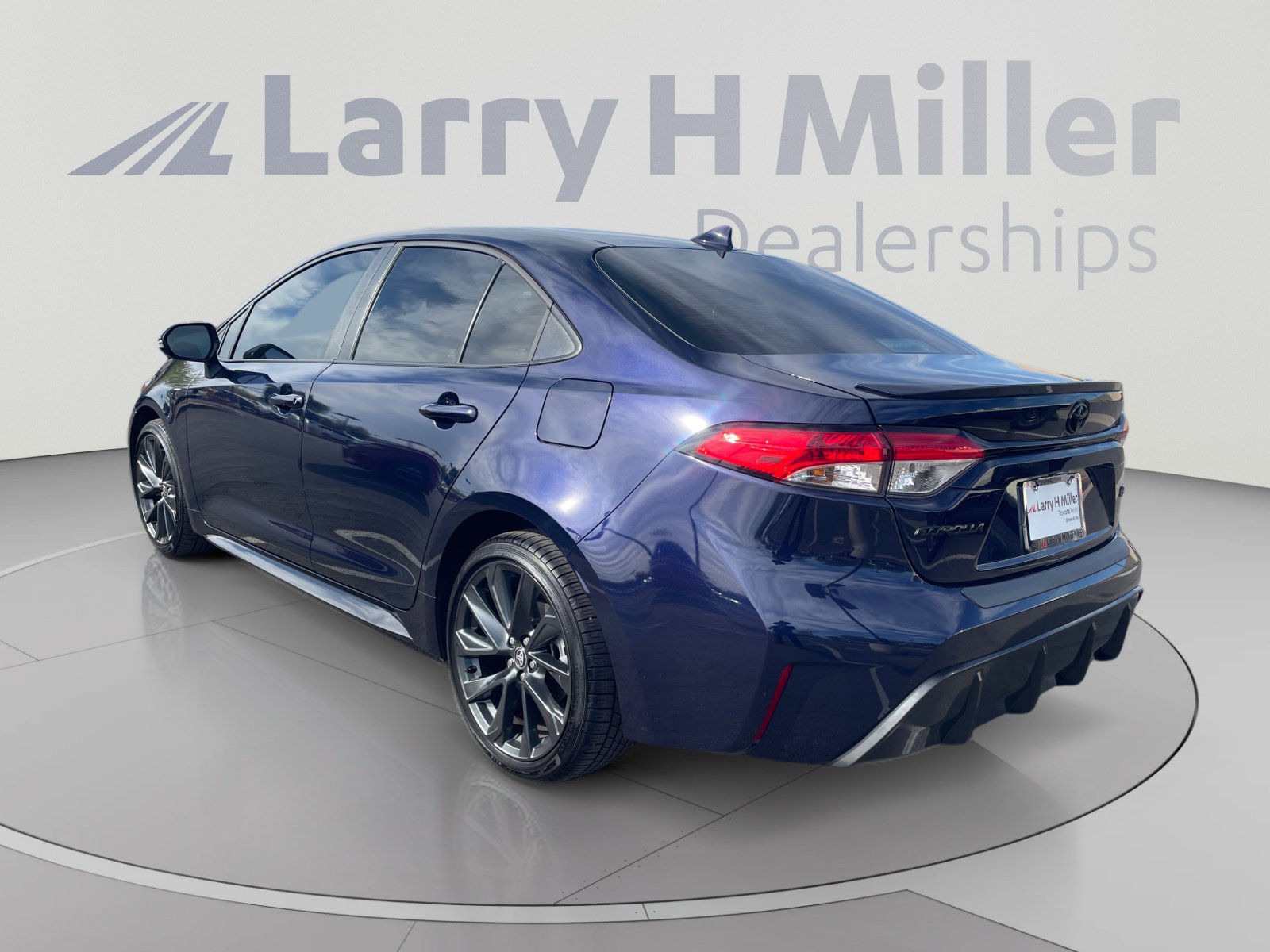 Certified 2026 Toyota Corolla SE w/ SE Package FWD image 3