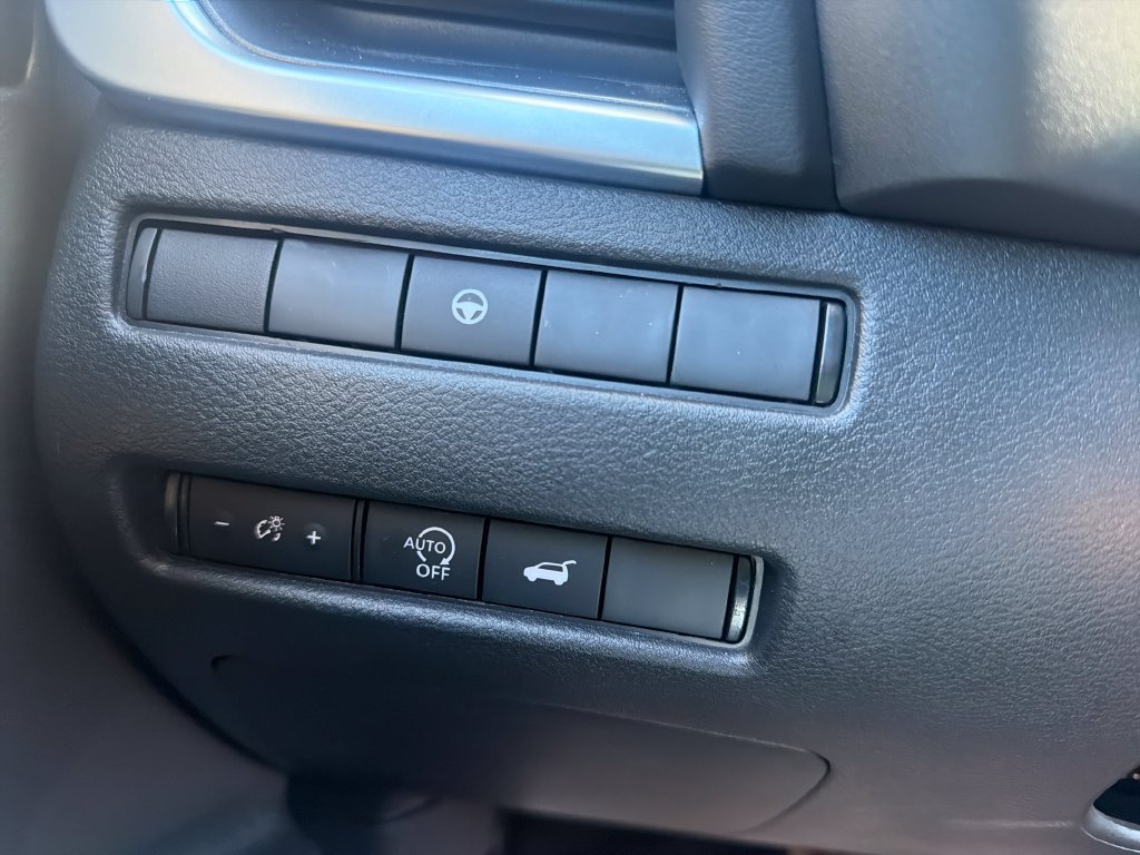 Used 2026 Nissan Rogue SL AWD/4WD image 19