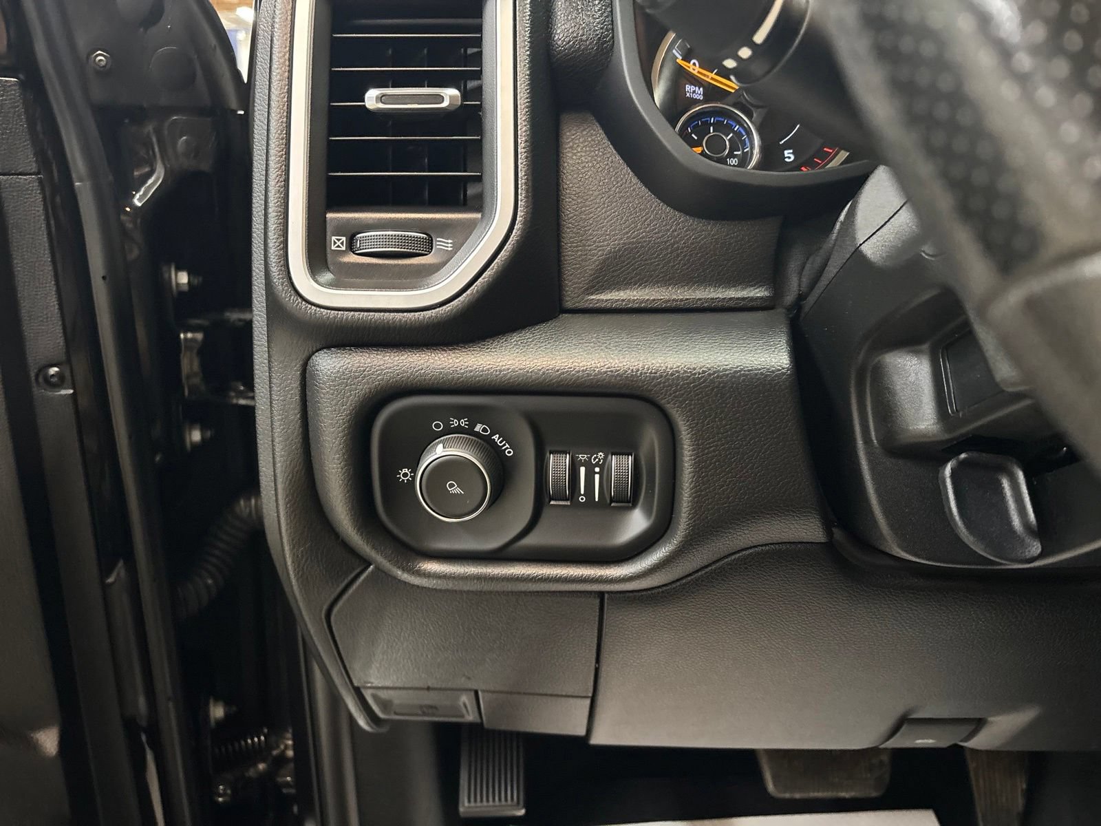 Used 2020 RAM 3500 Big Horn AWD/4WD image 16