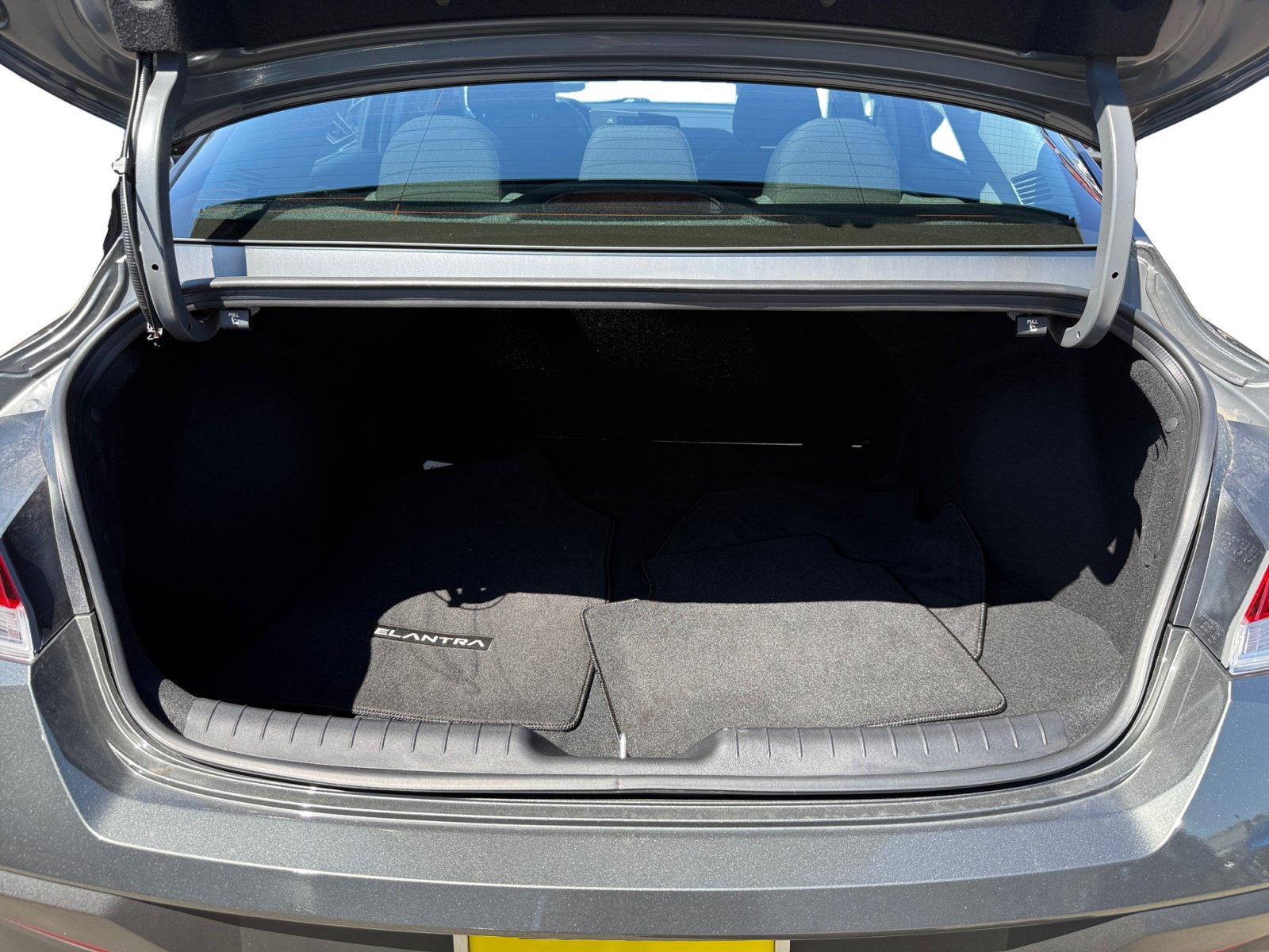 Certified 2026 Hyundai Elantra SE FWD image 17