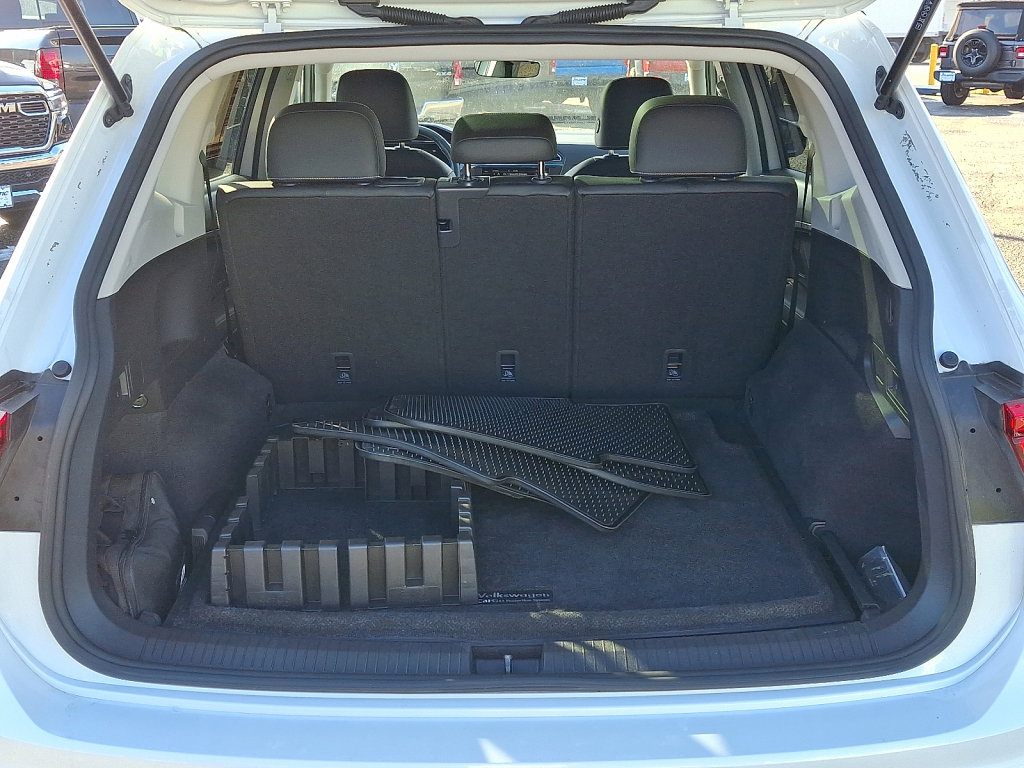 Used 2023 Volkswagen Tiguan SE image 18