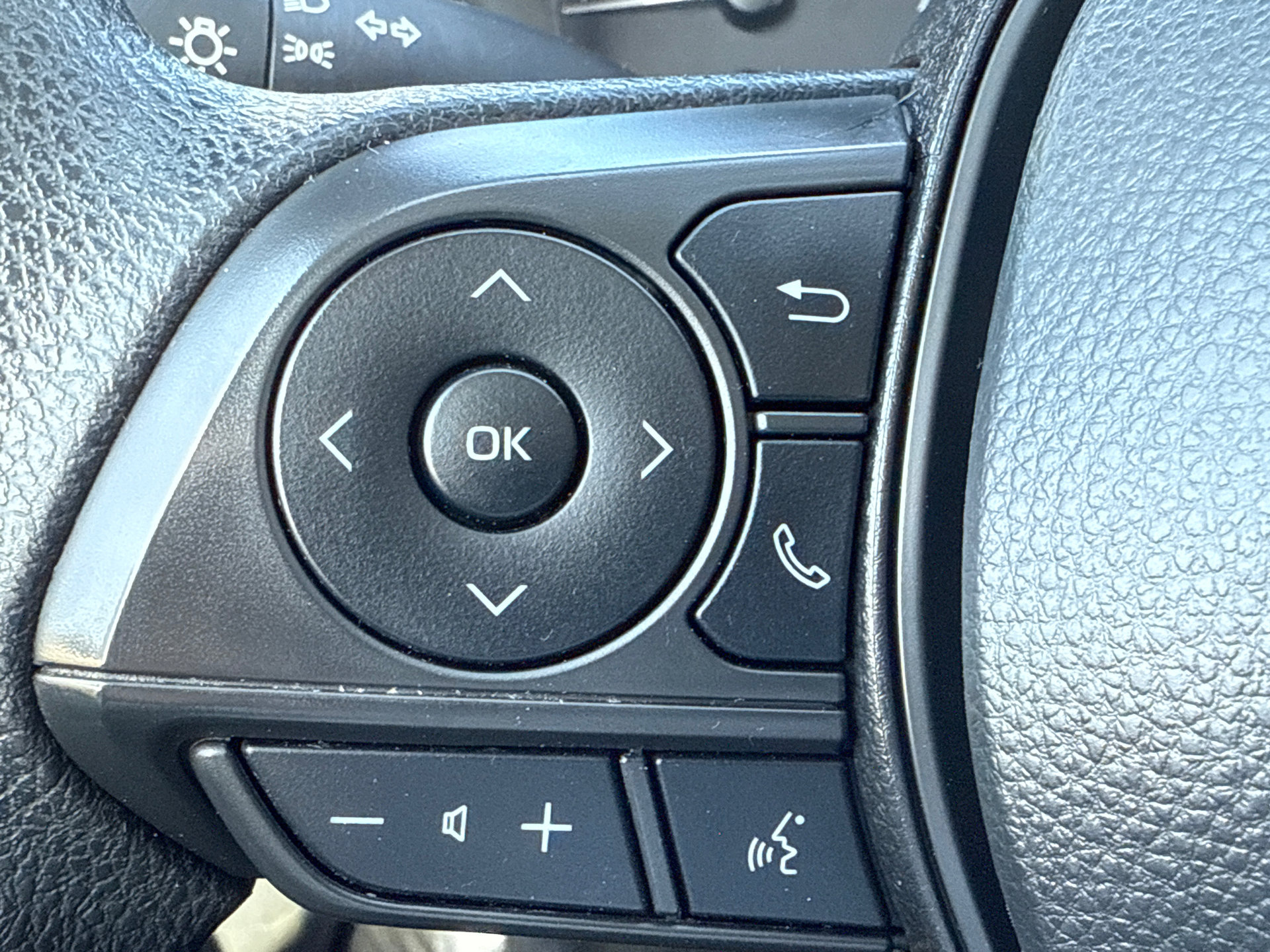 Certified 2024 Toyota Corolla LE image 29