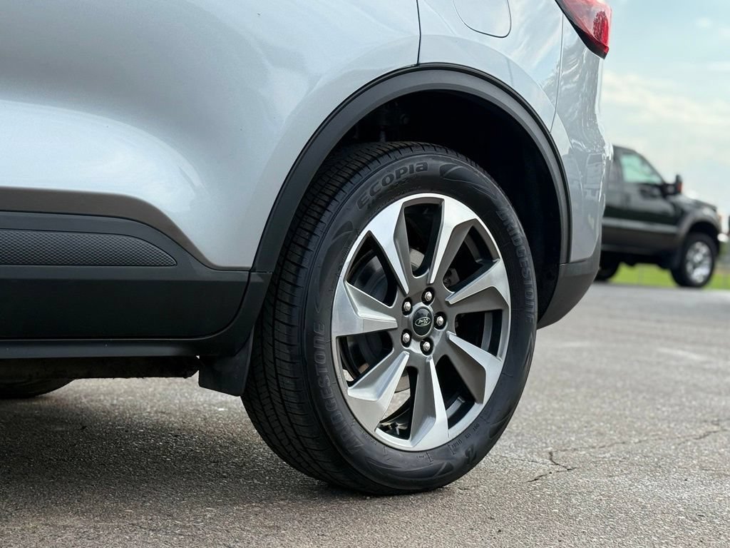 Used 2024 Ford Escape Platinum AWD/4WD image 40