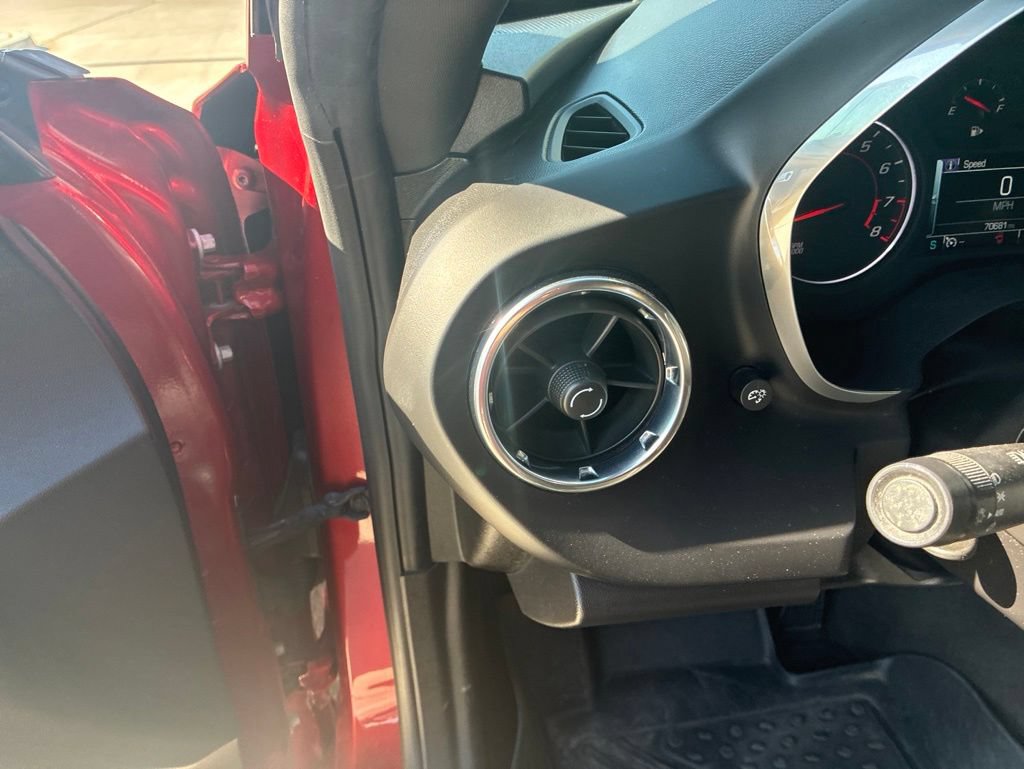 Used 2016 Chevrolet Camaro LT RWD image 14