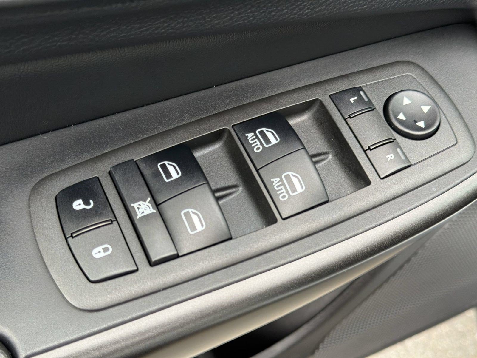 Used 2022 Jeep Cherokee Trailhawk w/ Sun, Sound & Nav Group AWD/4WD image 25