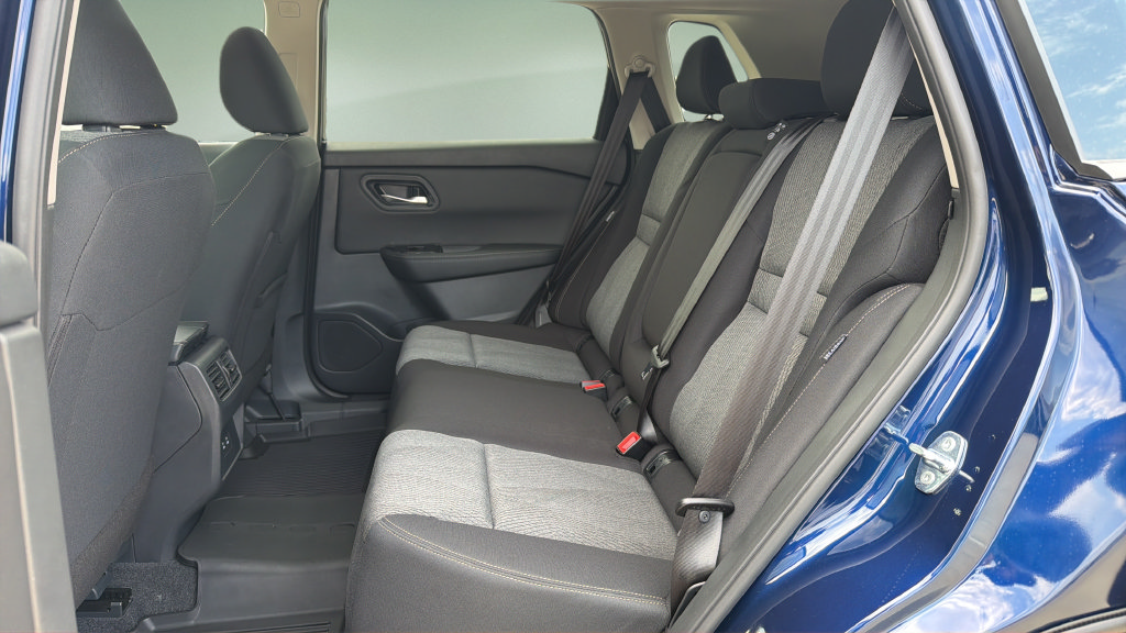 New 2026 Nissan Rogue SV w/ Cold Weather Package AWD/4WD image 15