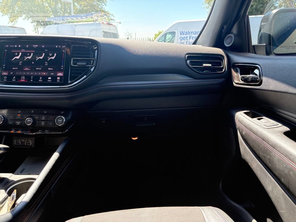 Certified 2022 Dodge Durango R/T w/ Blacktop Package AWD/4WD image 8