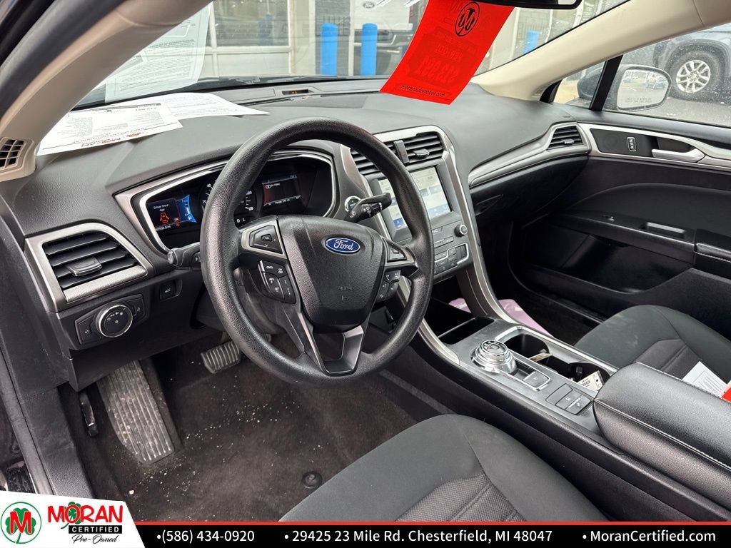 Used 2020 Ford Fusion SE image 12