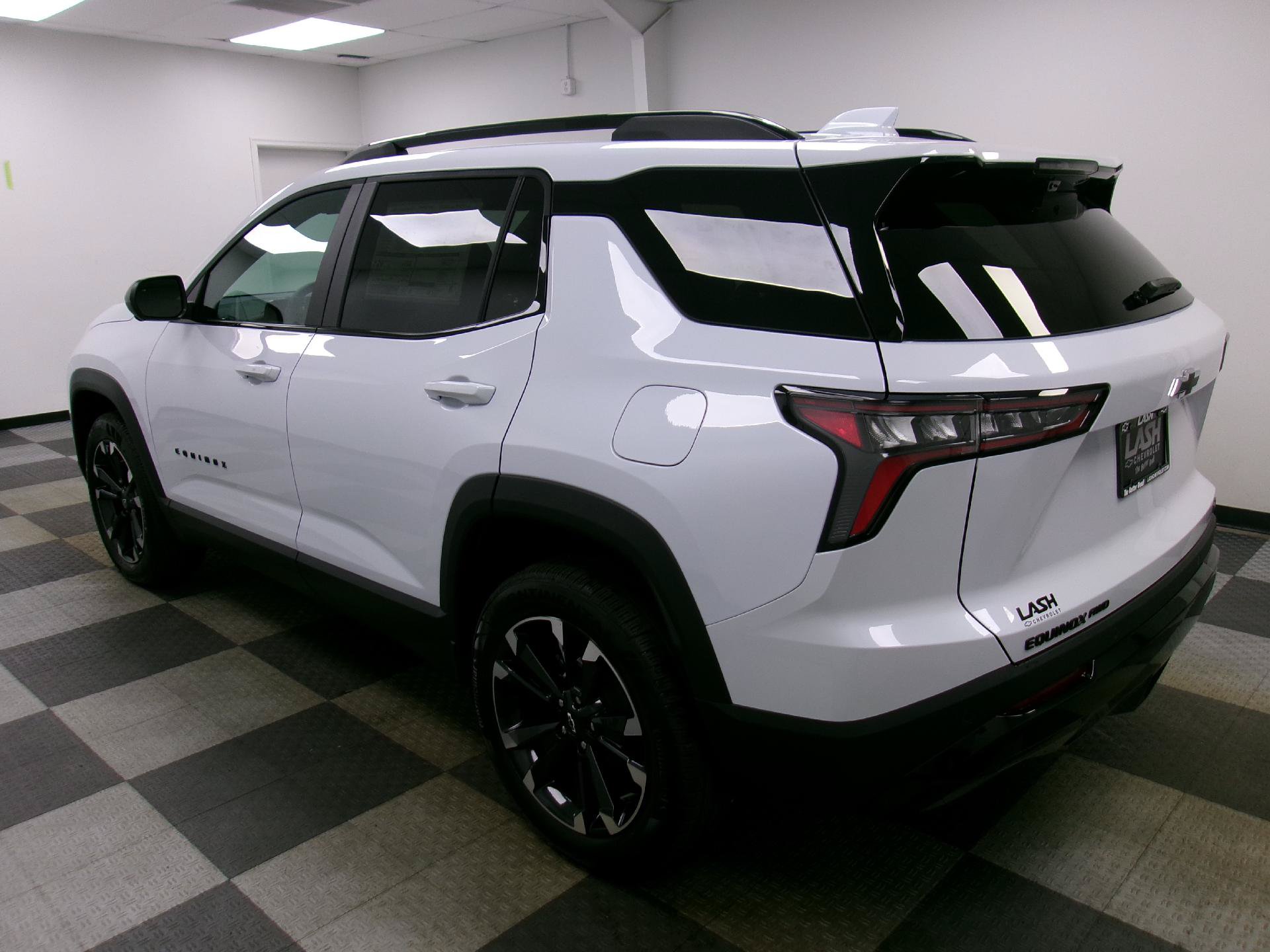 New 2027 Chevrolet Equinox RS w/ Safety and Technology Package AWD/4WD image 2